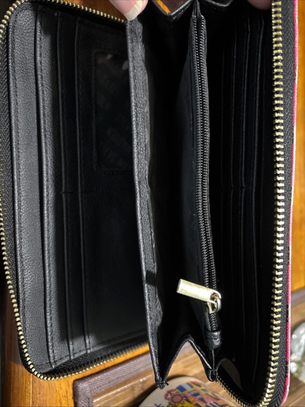 Steve Madden Patterned Zip Wallet - Picture 8 of 14